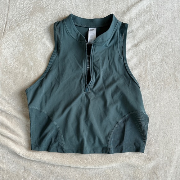 Fabletics Crop Tank - Picture 3 of 5